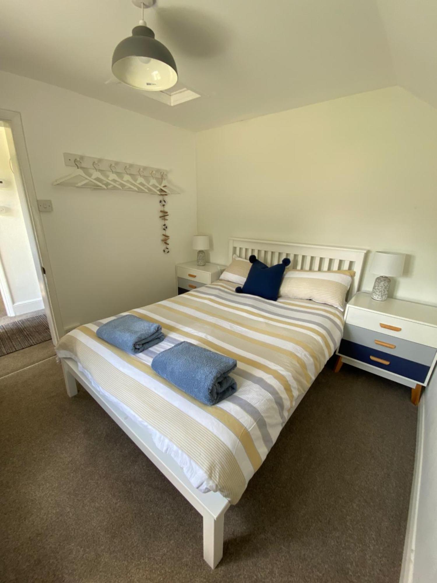 East Cottage At Walnut Farm, Waxham, Nr Sea Palling, Path To The Beach Holiday home *